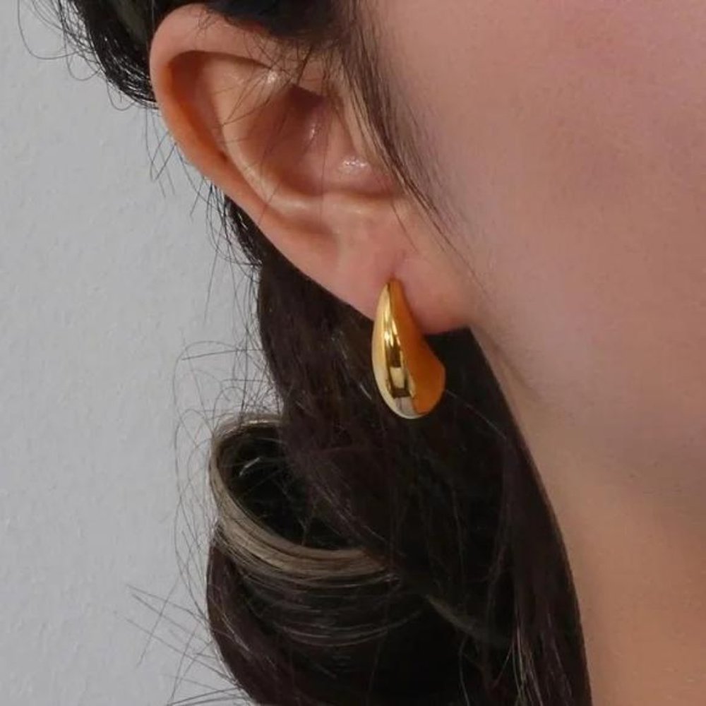 New 18K Gold Hollow Out Boat Shape Stud Earring, NICE EARRINGS, CUTE EARRINGS - Picture 3 of 7